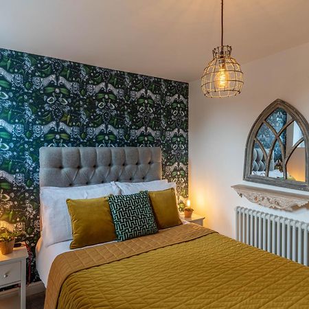 Luxury Chapel Apartment Within City Walls เชสเตอร์ ภายนอก รูปภาพ