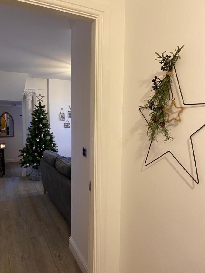 Luxury Chapel Apartment Within City Walls เชสเตอร์ ภายนอก รูปภาพ