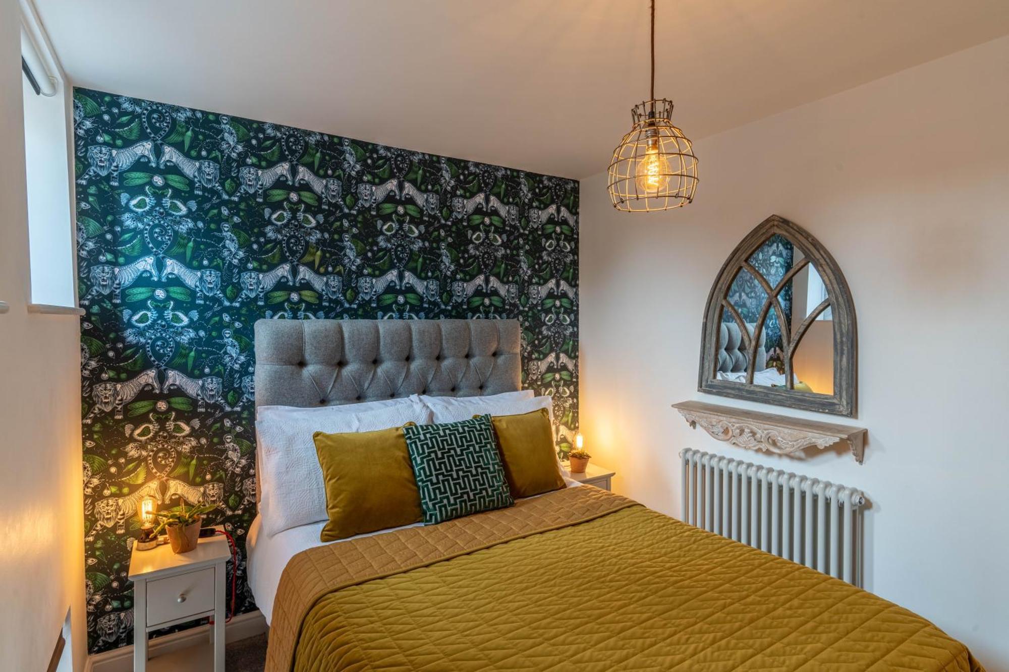 Luxury Chapel Apartment Within City Walls เชสเตอร์ ภายนอก รูปภาพ